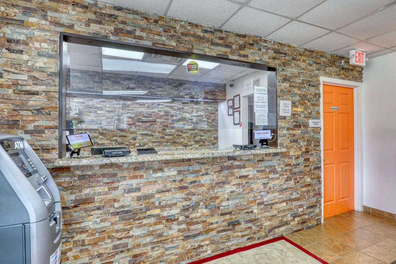 Suburban Studios Neenah-Appleton Buitenkant foto